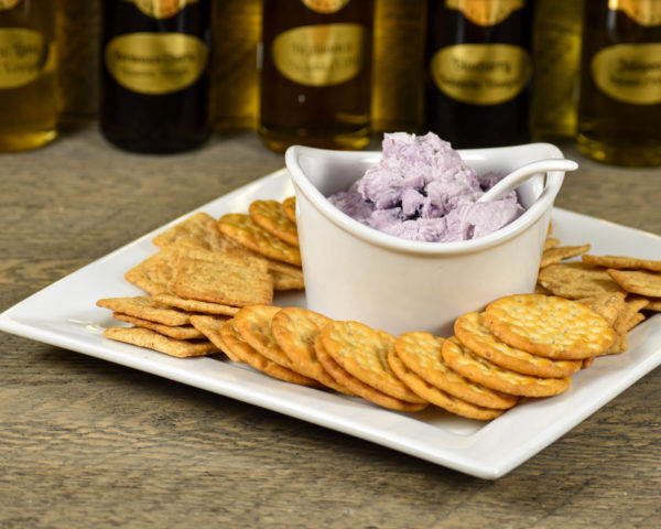 Blueberry cheese spread with crackers